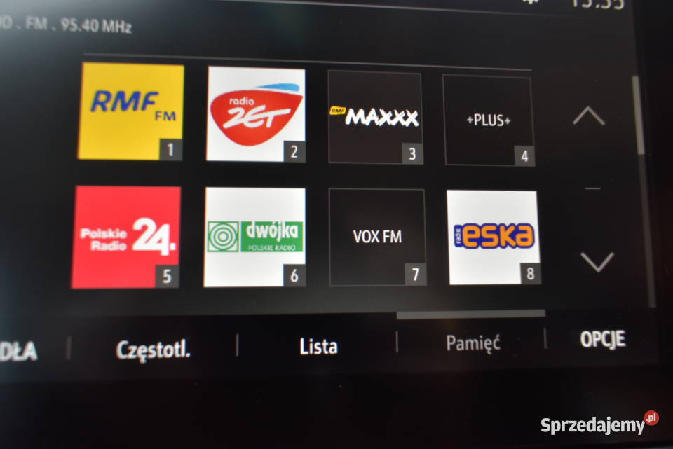 Salon I właściciel 33 Podgrzewana kierownica i manualna Moczyłki