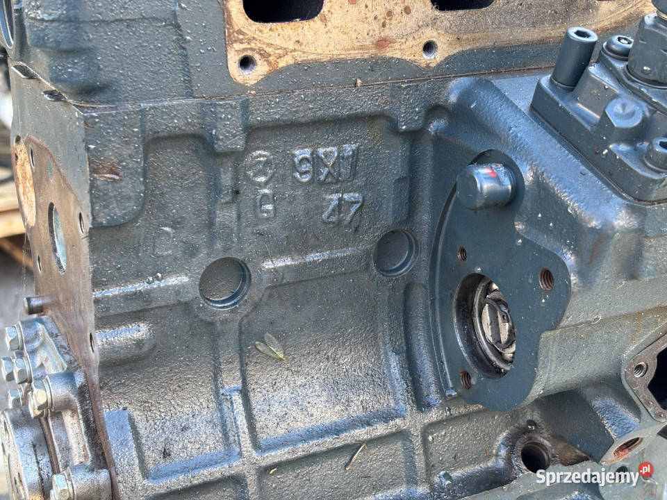 Kubota D722EF01 Silnik Słupek Pokrywa Blok sprzedam