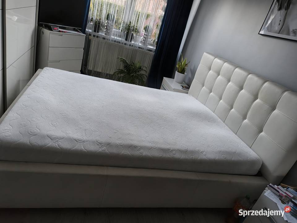 Łóżko z materacem 200cm Jadowniki