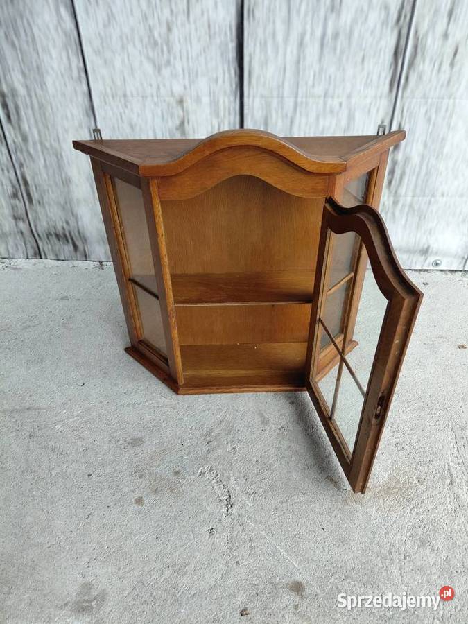 Witrynka gablotka drewniana wisząca 327 Byczyna sprzedam