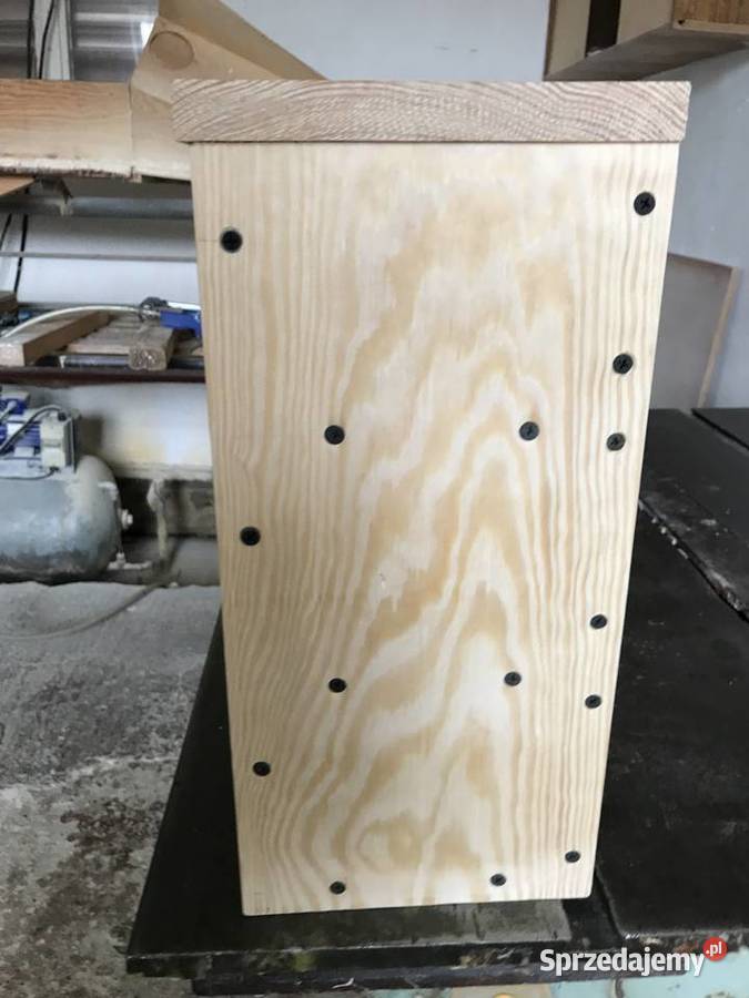 Budka jerzyków 9 gniazd