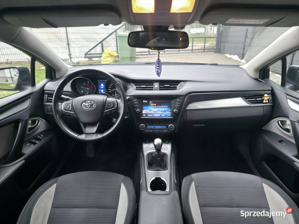 Toyota Avensis 20 Diesel Serwisowany Gwarancja światła przeciwmgielne Piekoszów sprzedam