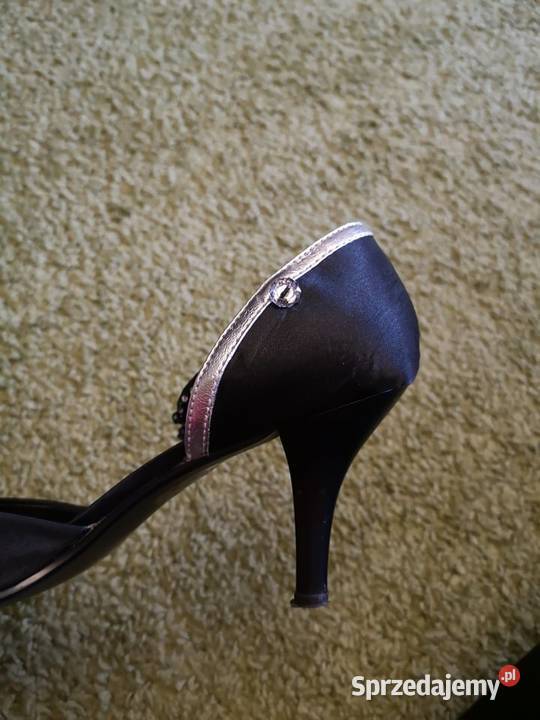 Buciki wyjściowe tkanina