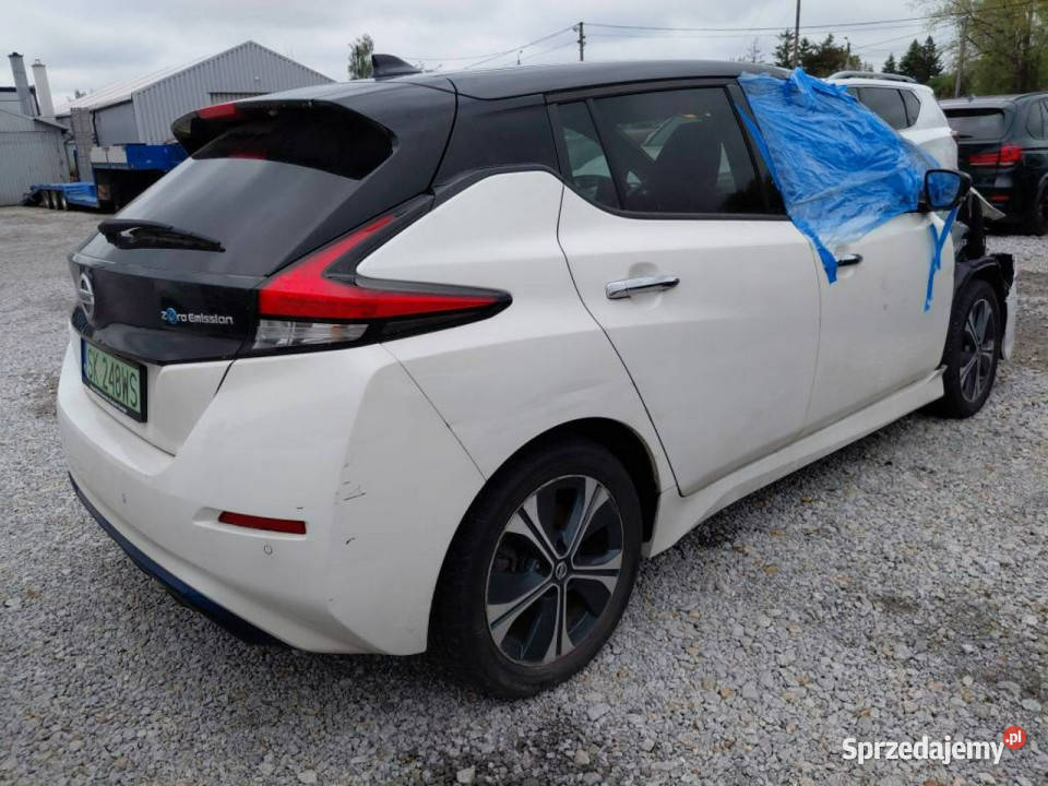 Nissan Leaf biały