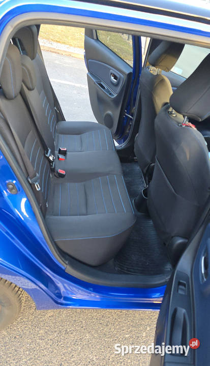 Toyota Yaris III 15 Selection 3 gen 15 Dual