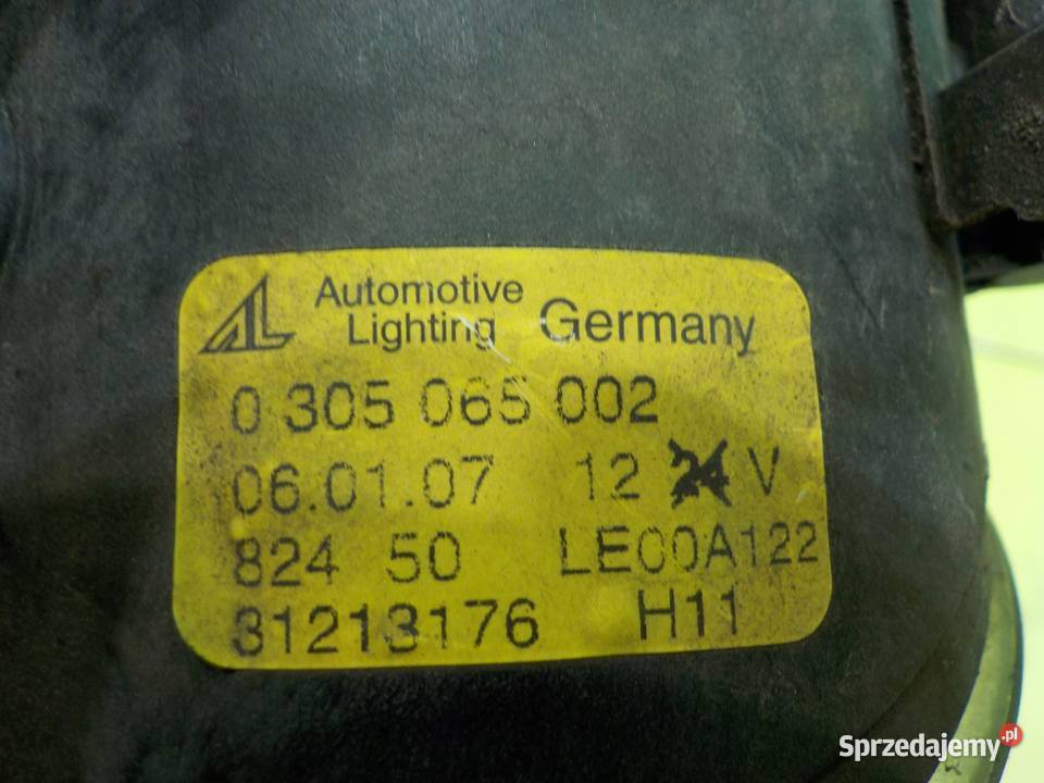 VOLVO C30 20 D 07r 2D halogen prawy przod Suków