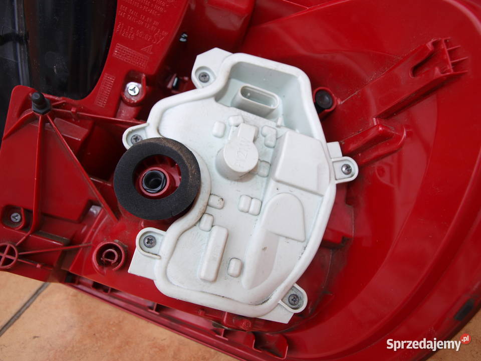 Mercedes GLA X156 W156 lampa lewa tył zwykła Kalisz