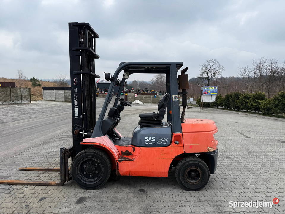 wózek widłowy TOYOTA 7FDF30 diesel 3000 450m łódzkie Działoszyn