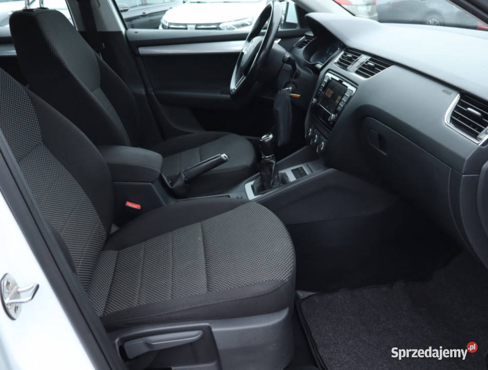 Skoda Octavia 16 TDI biały Piaseczno sprzedam