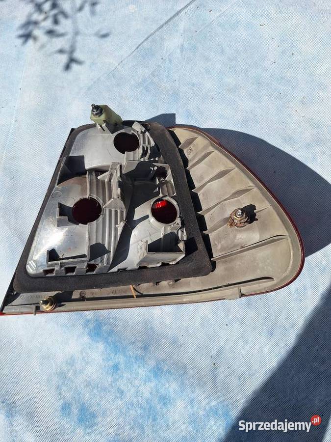 Tył lampa lewą bmw e46 320D 99 130 sprzedam