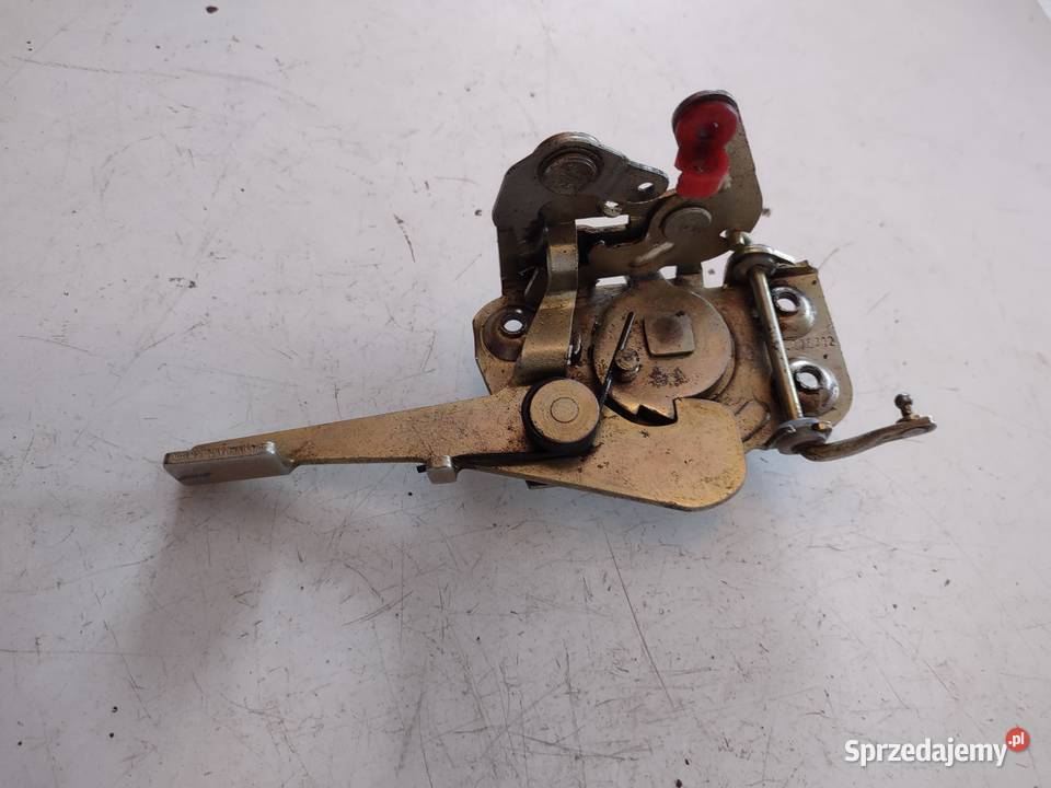 FIAT 126p Maluch NIEUŻYWANY ZAMEK DRZWI PRAWY osobowe