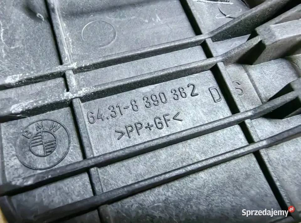 Klapa wlotu powietrza do kabiny prawa BMW e38 Żory