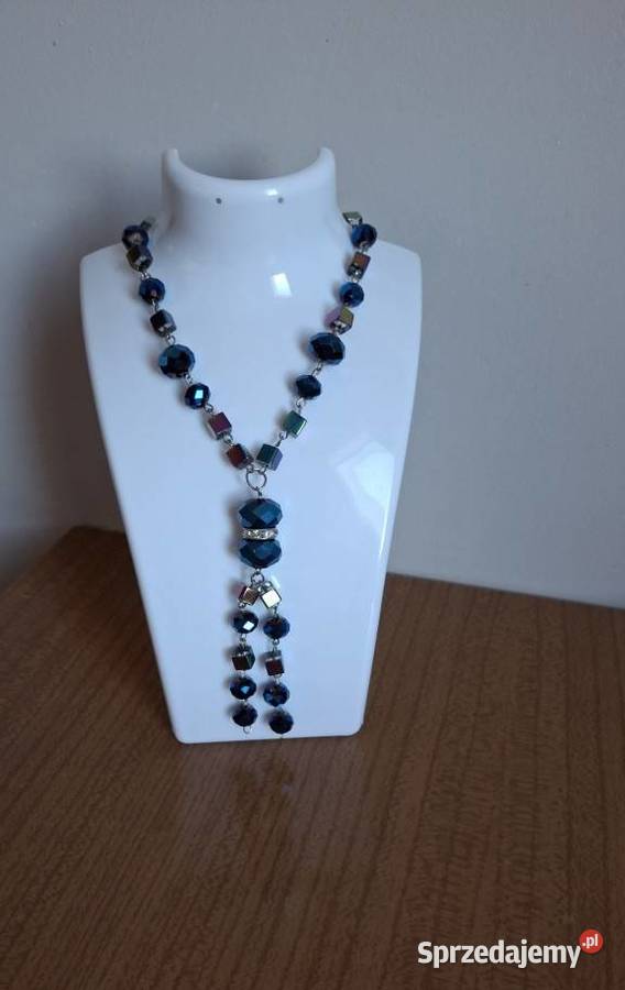 Elegancki naszyjnik z niebieskimi kryształkami