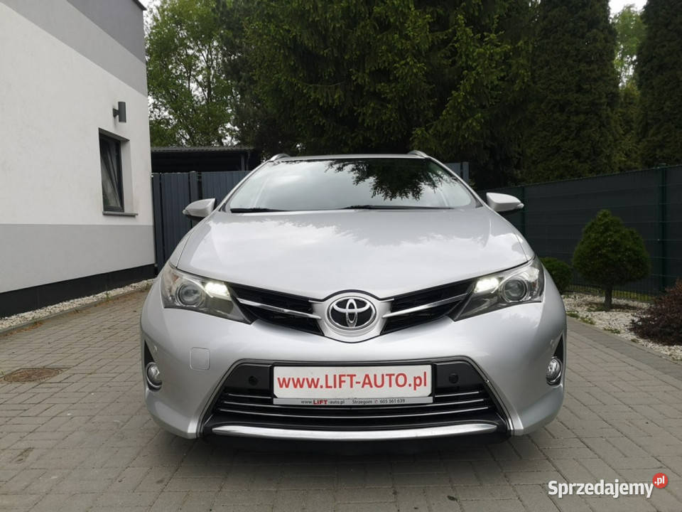 Toyota Auris 20 D4D 124 Klimatron Parktr Kmera 228900km Strzegom