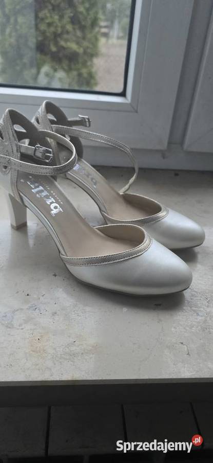 Sprzedam buty ślubne 38 nowe Raków