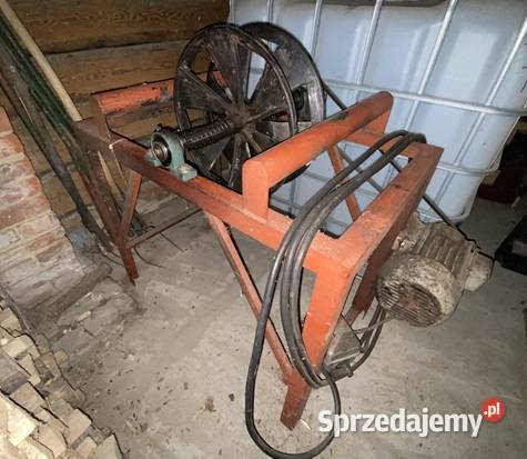 Korowarka do drewna palików żerdzi Antoniów