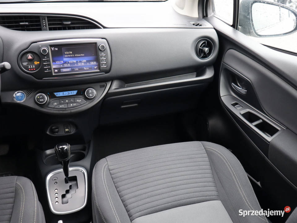 Toyota Yaris 15 Hybrid 4/5 Katowice sprzedam