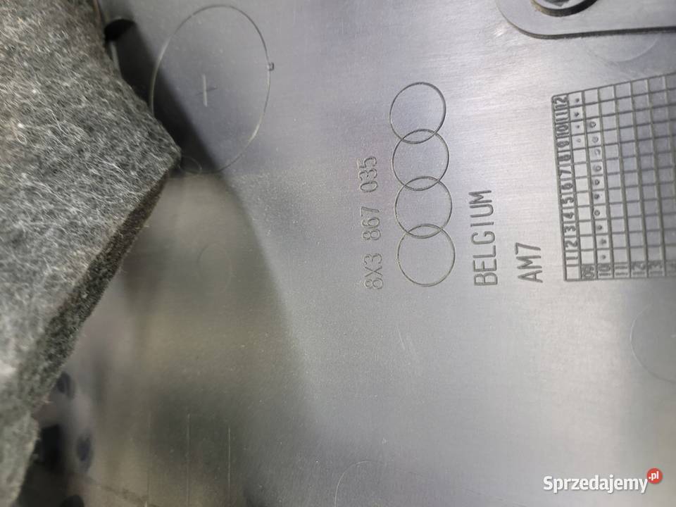 BOCZEK WNĘTRZA LEWY TYŁ AUDI A1 8X0867035 Przystajń
