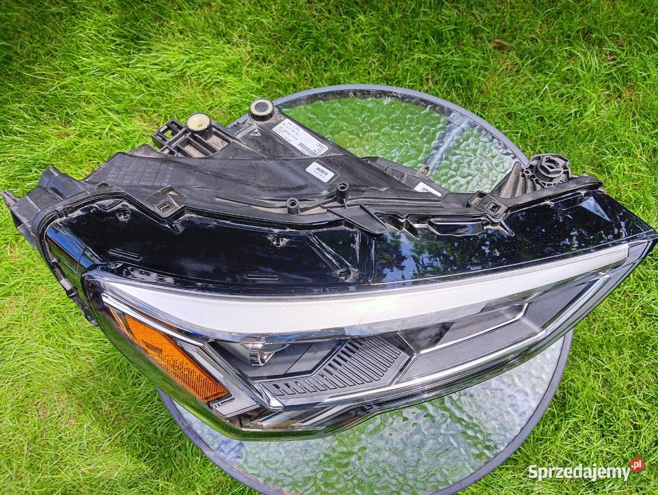 Lampa reflektor FULL LED Prawa przednia Audi Q3 prawe Zielonki