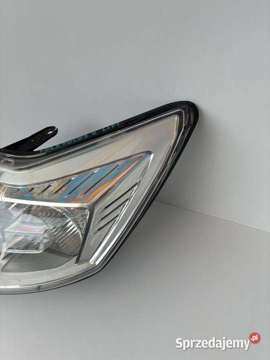 Ford focus 2 II lift 8M5113W030AE LAMPA PRZÓD Słowikowo