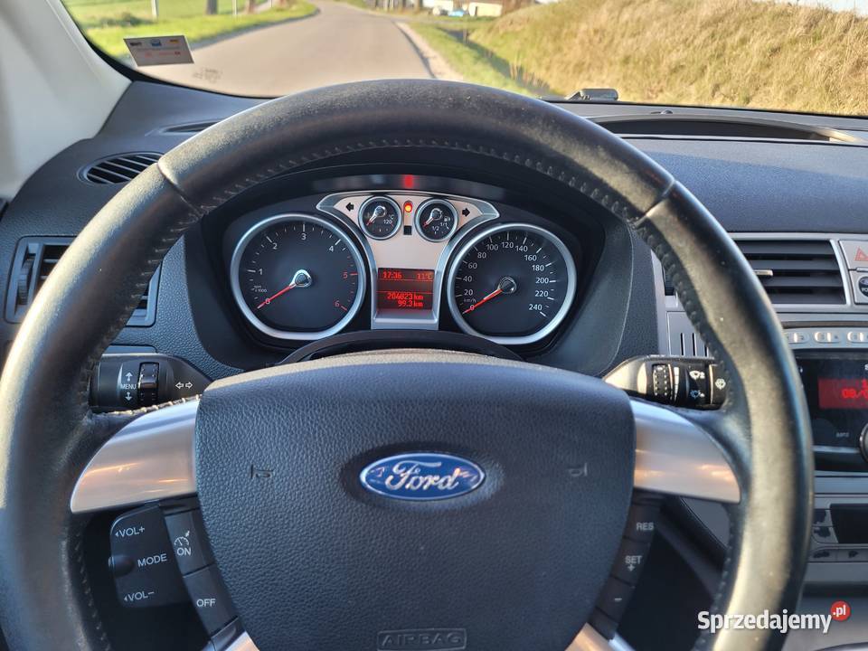 Ford Kuga Alufelgi Relingi piękny kolor 10 lat w