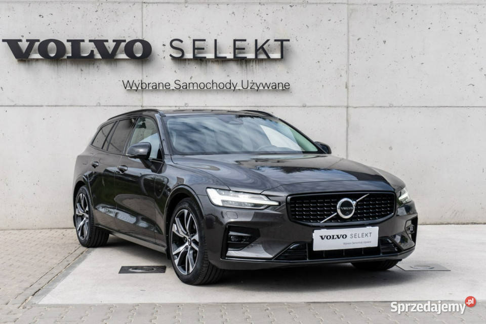 Volvo V60 Volvo V60 B4 D Plus Dark 197 FV23 II Volvo Łódź sprzedam