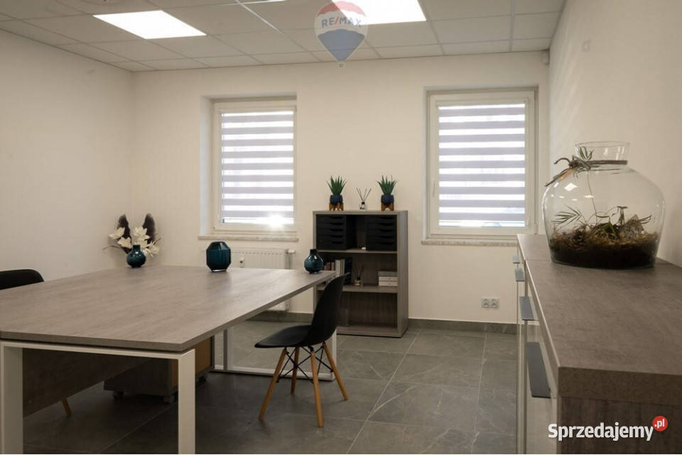 Parterczęści wspólne w stylowej kamienicy 24.2m2 Lokale użytkowe Cieszyn