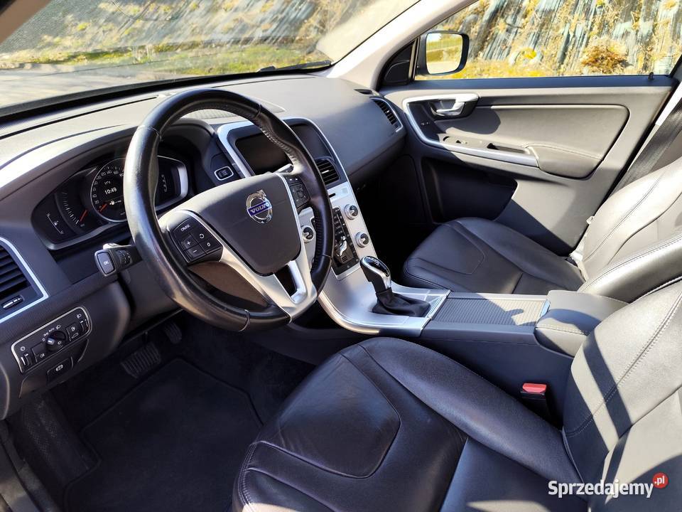 Volvo XC 60 20 D3 2017 Ledy Navi Szklany Dach 2000cm3