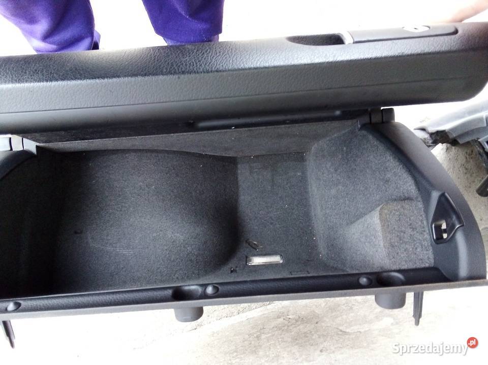 Schowek pasażera a4 b6 b7 exeo szary czarny Pakosław