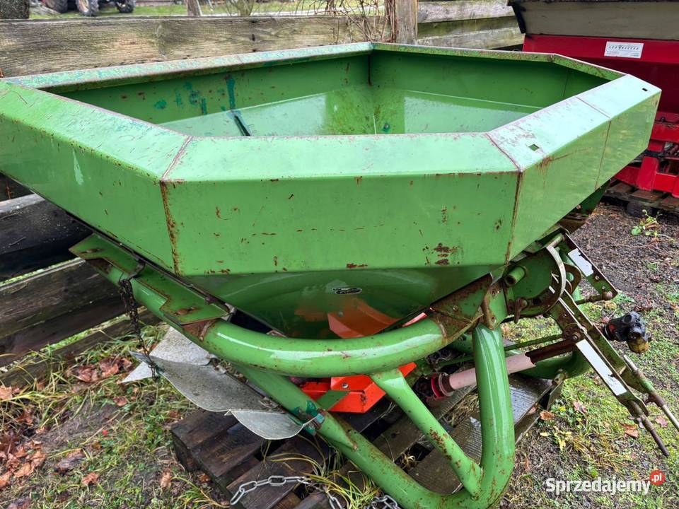 Rozsiewacze nawozów opryskiwacze agregat