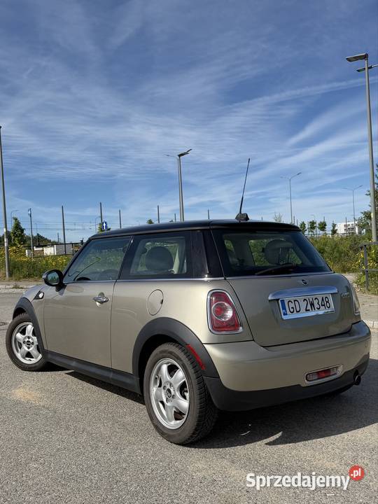 MINI Cooper R56 2011 16 b Automat benzyna