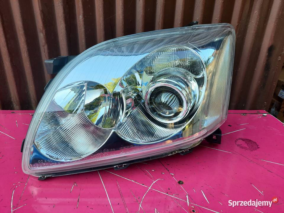 Toyota Avensis 03r lampa przednia lewa nowa Pruszków