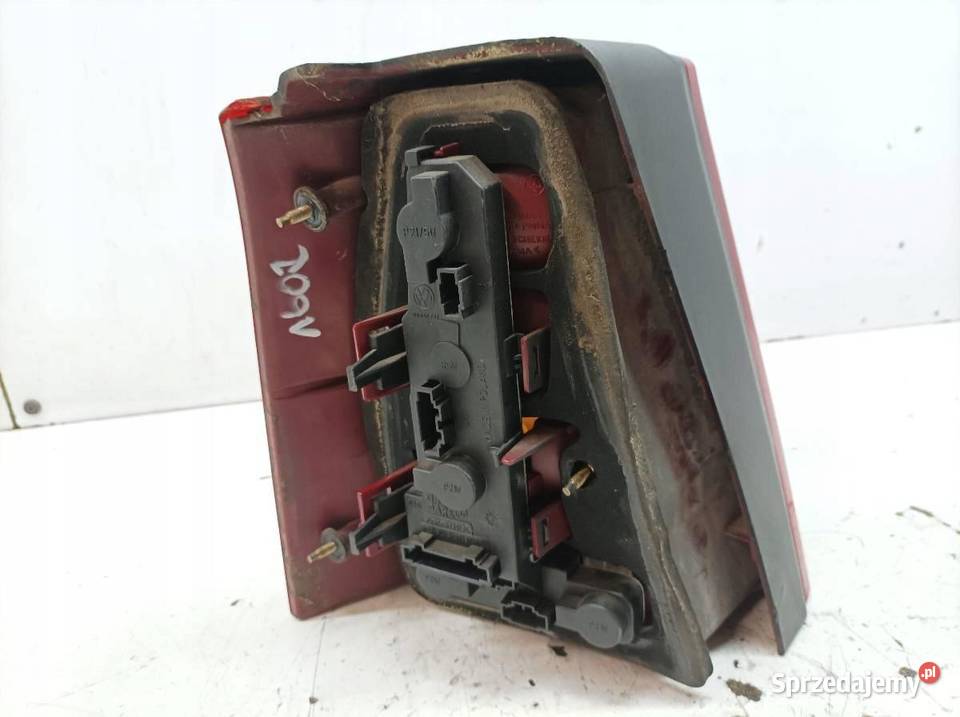 LAMPA TYŁ PRAWA KOMBI BORA VW Volkswagen Golf IV Części samochodowe