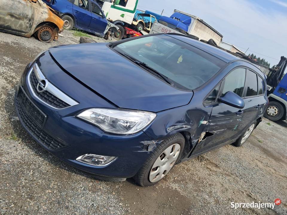 Dawca części OPEL ASTRA J KOMBI 2011 17 CDTI 16V pomorskie Załęże