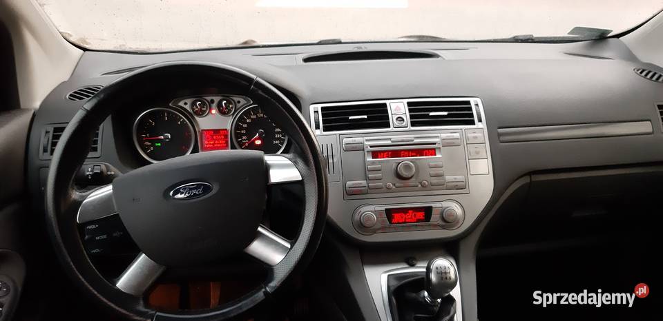 FORD KUGA Zakręt