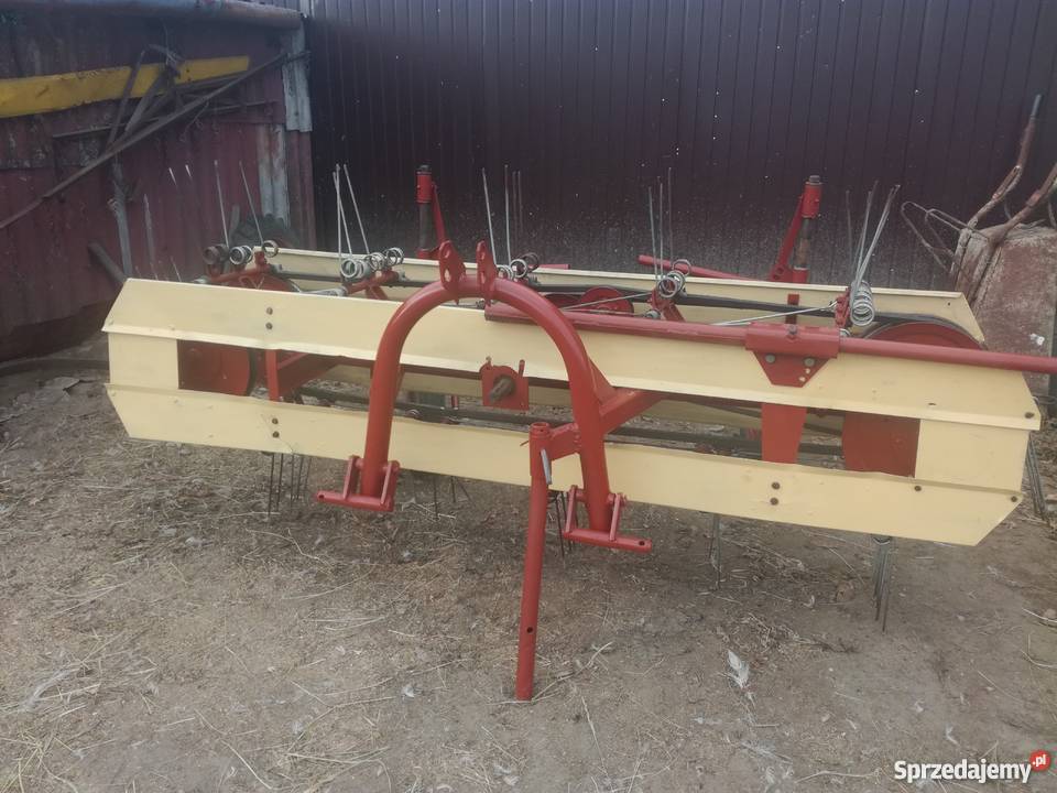 Przetrząsarka taśmowa do siana