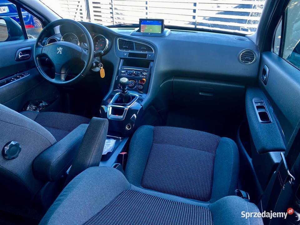 Peugeot 5008 20 Hdi 2016r 7os Czarny 137 Rok produkcji 2016