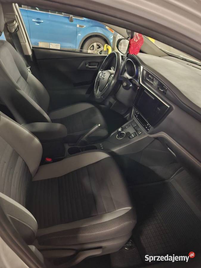 Sprzedam Totota Auris Kombi Hybryda Auris Kielce