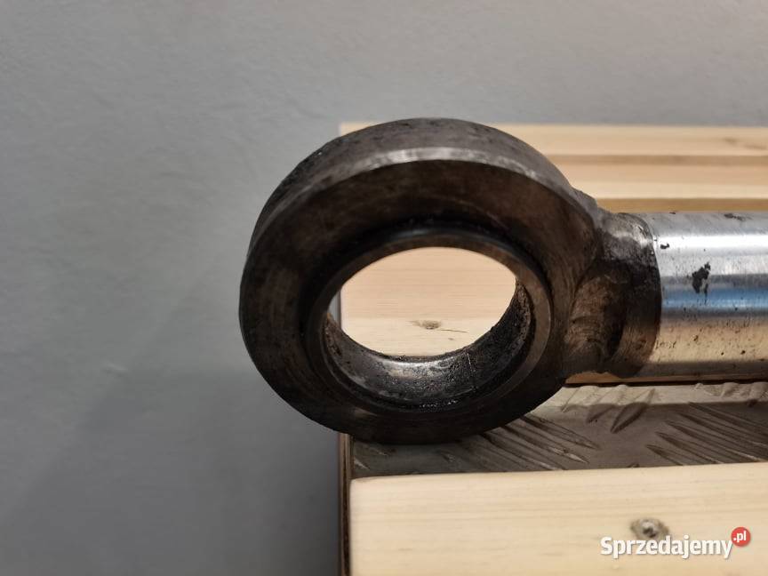 Siłownik poziomowania CAT TH 62 1996r do 1998r Wilkowo