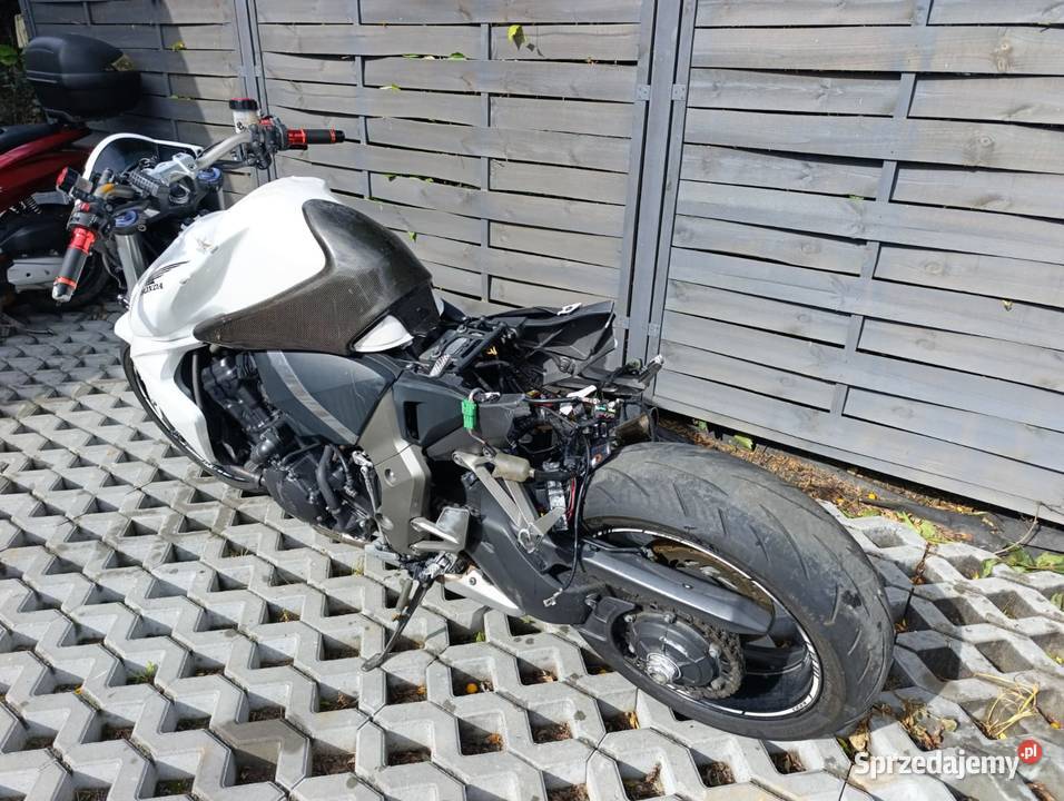 Honda CB1000R SC60 lekko uszkodzona transport Rok produkcji 2008 Grójec sprzedam