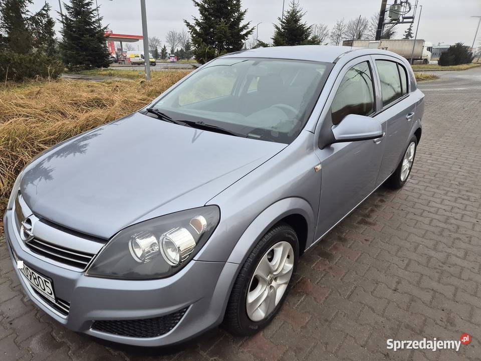 Opel Astra 14 2010 ECOTEC 5Dzwiowy Salon Rok produkcji 2010