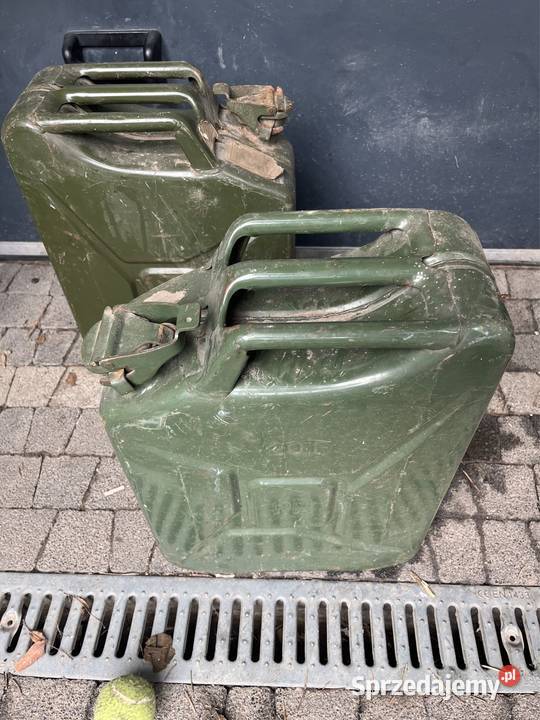 Kanister PRL polonez Fiat 125p Zuk bak zapas Płock