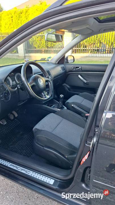 Volkswagen Golf 4 16 benzyna wersja ESP Dębica