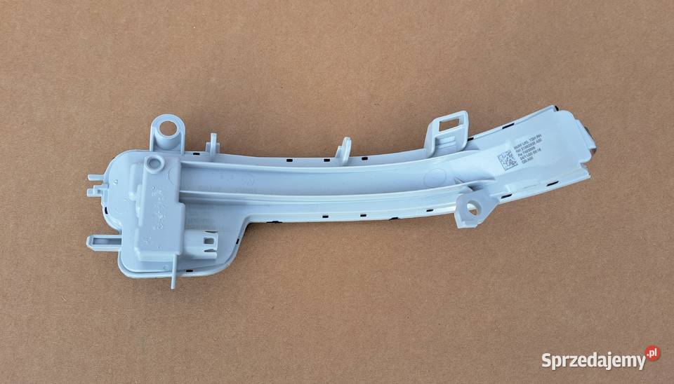 7493898 kierunkowskaz lusterka prawy BMW X1 F48 sprzedam