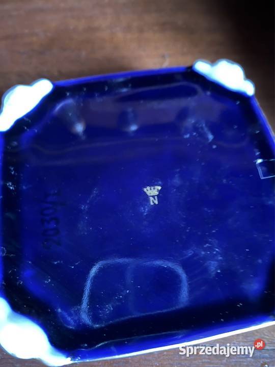 Puzderko szkatułka z dekorem Miłości wiedeńskiej