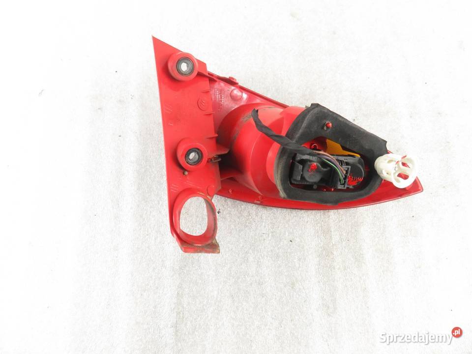 LAMPA PRAWA TYLNA SEAT LEON II 1P1