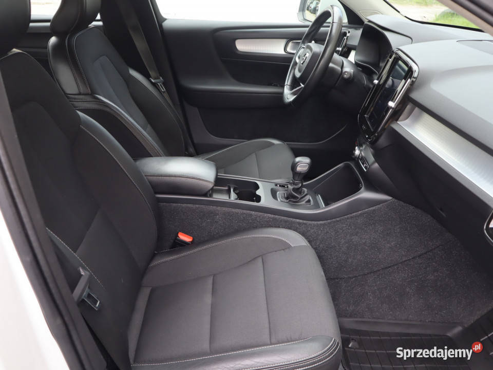 Volvo XC40 D3 światła do jazdy dziennej śląskie Katowice