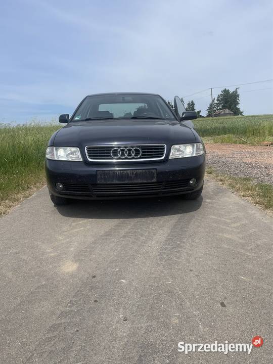 Audi a4 b5 16 313000km Nowa Słupia sprzedam