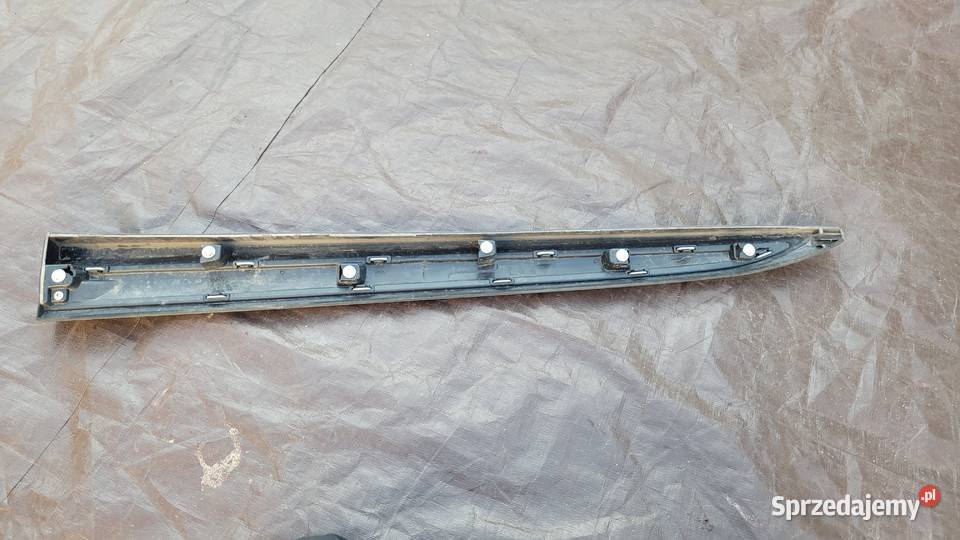 LISTWA DRZWI PRAWY PRZÓD MITSUBISHI OUTLANDER Karoseria Ruda Śląska