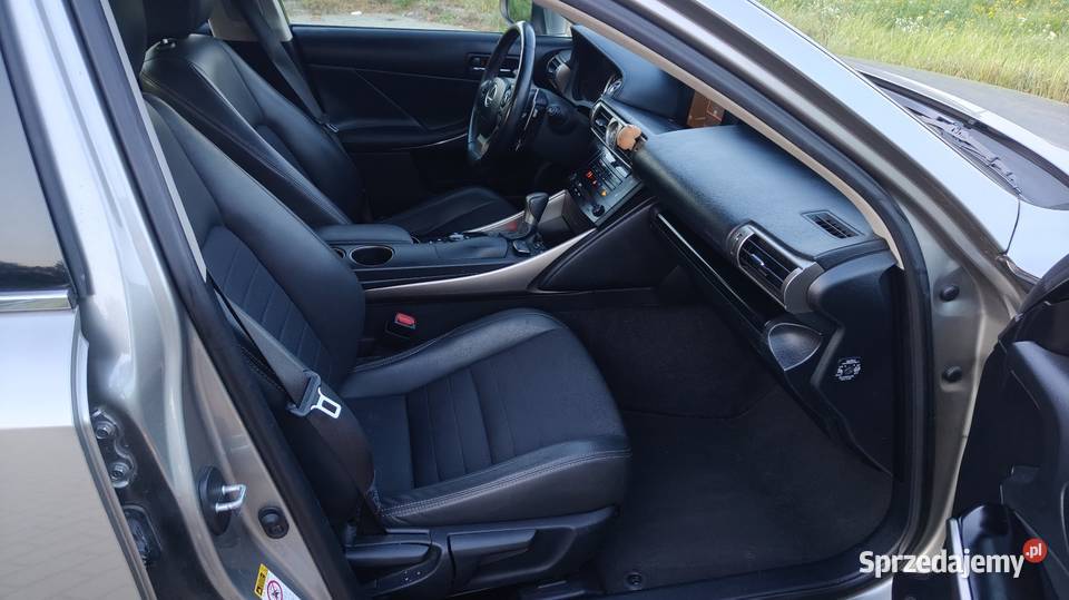 Lexus IS300h zadbany nowa bateria 2013r